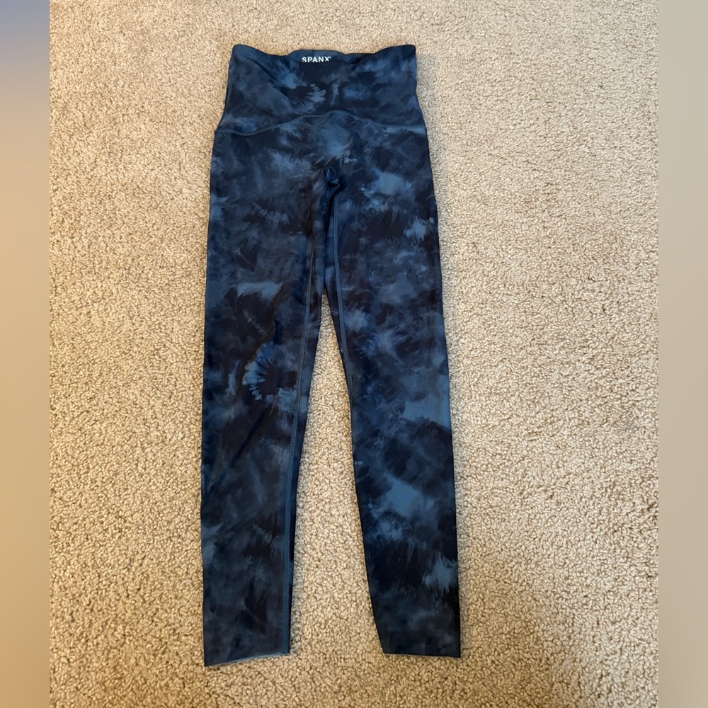 SPANX Black and Navy Tie-Dye High-Waist Leggings